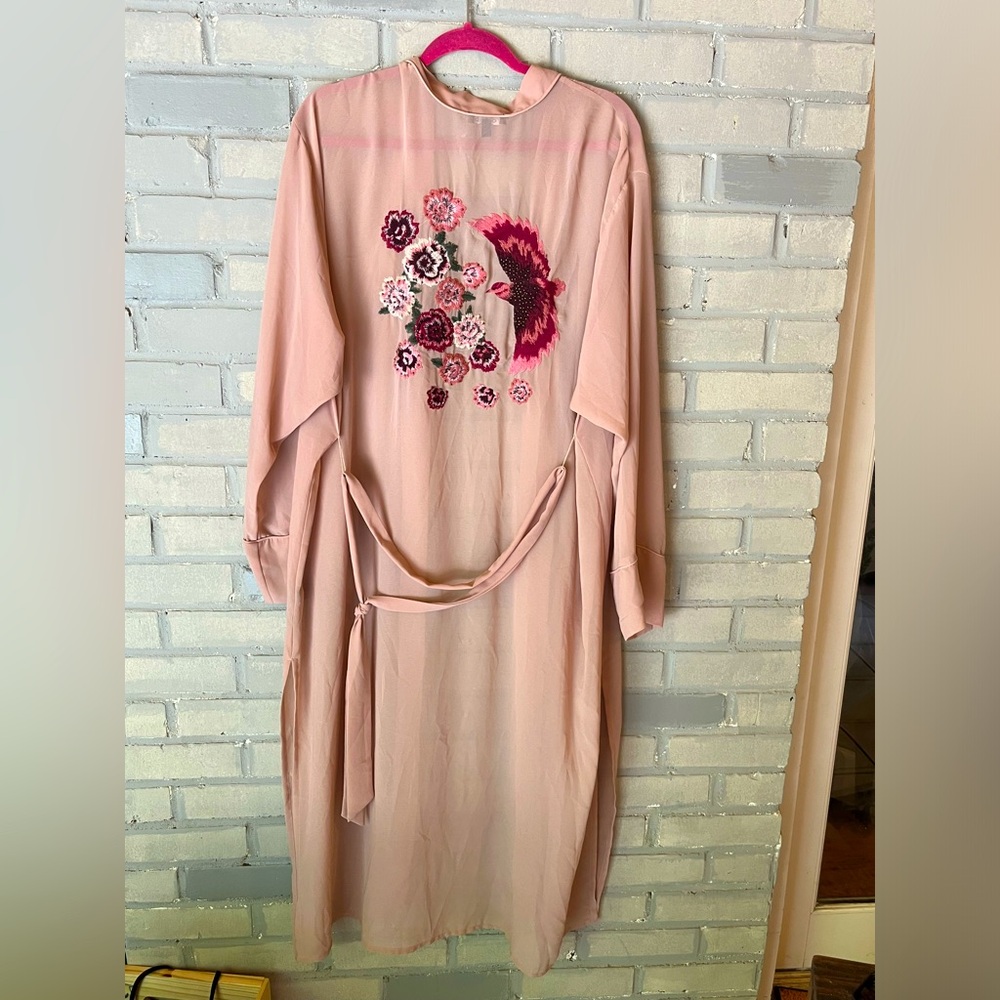 Torrid pink kimono/ cover-up/ wrap / duster. Beautiful embroidery on the back.